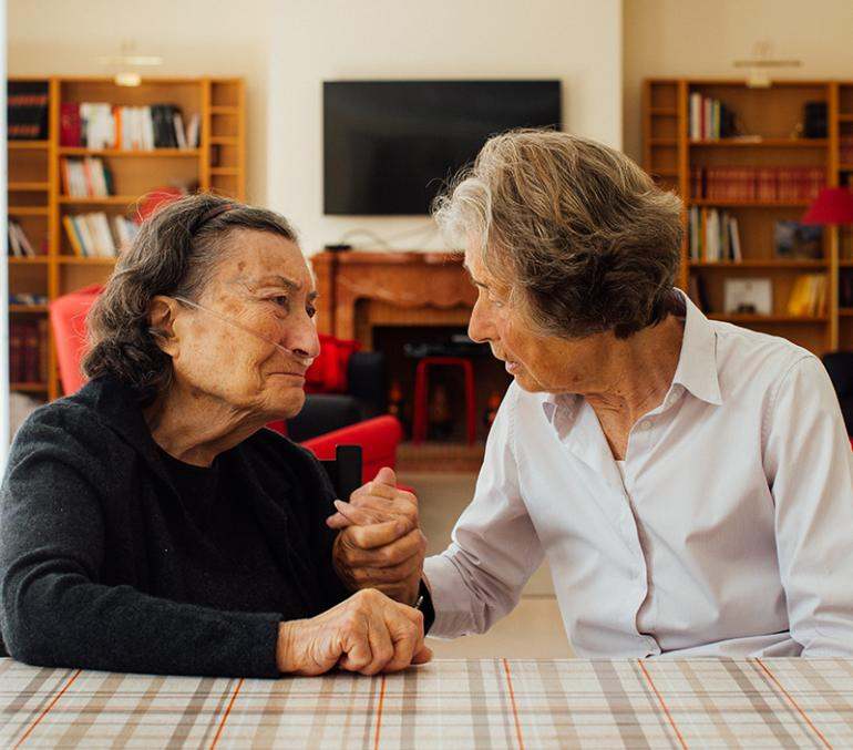 Maison des Sages des Loges en Josas, dans les Yvelines, le 27 aout 2021. La Maison des Sages est une colocation pour  8 personnes atteintes de la maladie d'Alzheimer en domicile partagé. © Lucien Lung