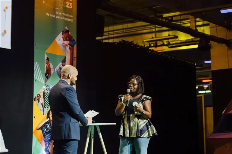 Assetou Coulibaly, architecte d’intérieur en Seine-Saint-Denis améliore le quotidien des habitants des quartiers populaires en redécorant et réaménageant leur appartement