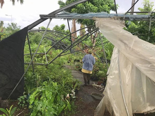 Dégâts sur une serre dune entrepreneuse appuyée par lADIE