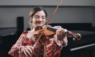 Maria Fernanda Fernandez Arévalo, violoniste, lauréate 2924 du prix de violon Marc Bourgeois de la Fondation Drouet Bourgeois.