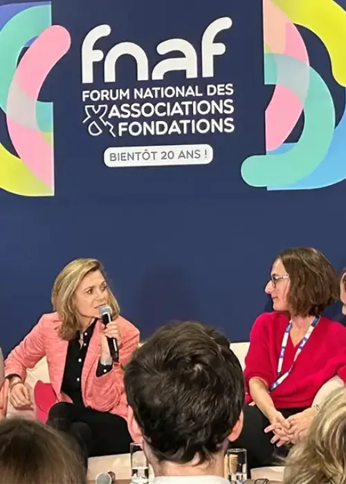 Axelle Davezac, directrice générale de la Fondation de France lors de la Table ronde sur le soutien aux associations dans un contexte de hausse des besoins sociaux et de diminution des financements publics